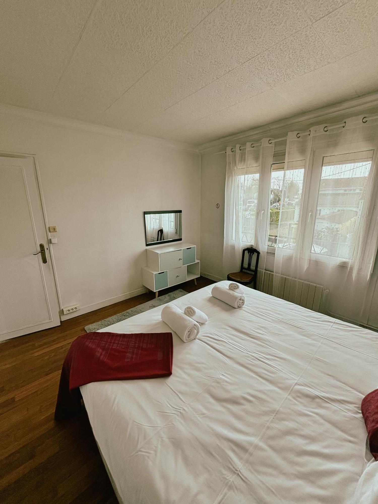 Duplex Avec Jardin - Proche Paris - Disneyland - Rer - Noisy-le-Grand Exterior foto